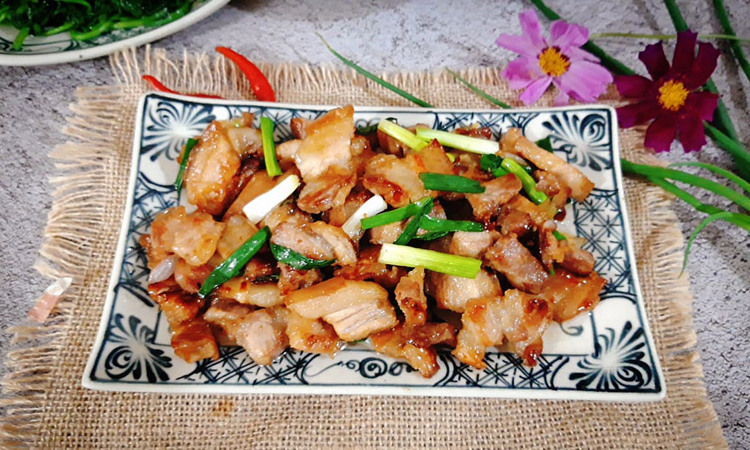 Lợn rừng rang cháy cạnh