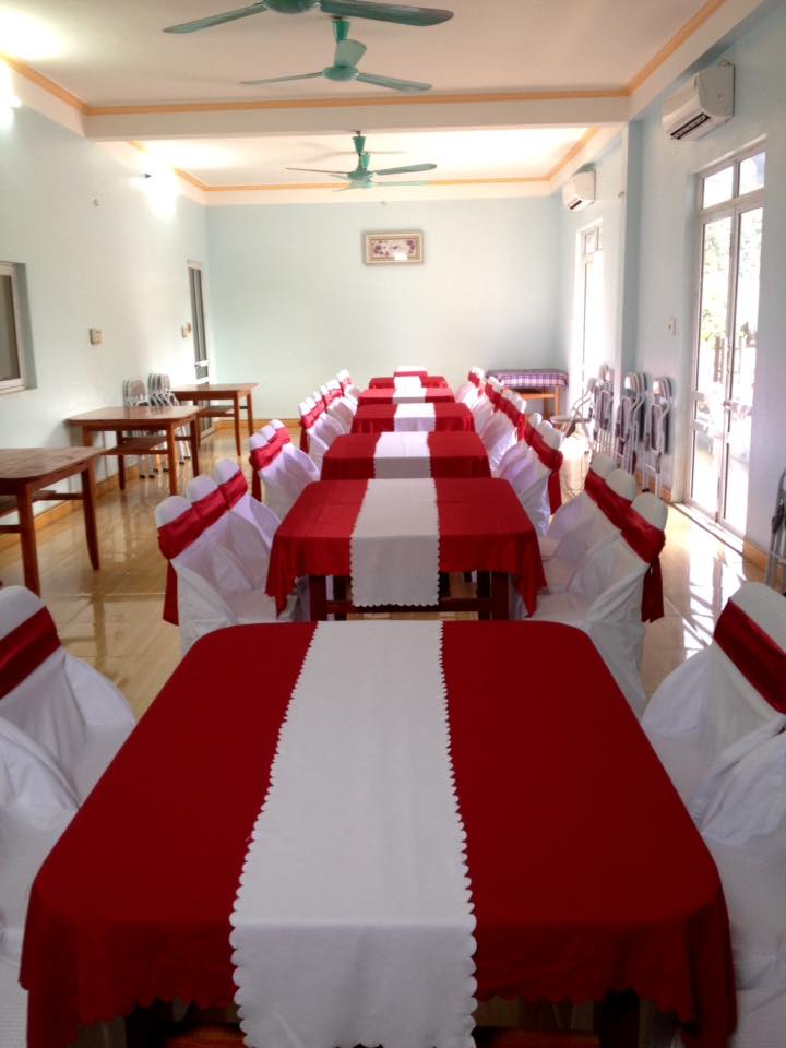 Các phòng ăn Vip hiện đại, sang trọng, lịch sự kết hợp với các phòng ăn dân tộc